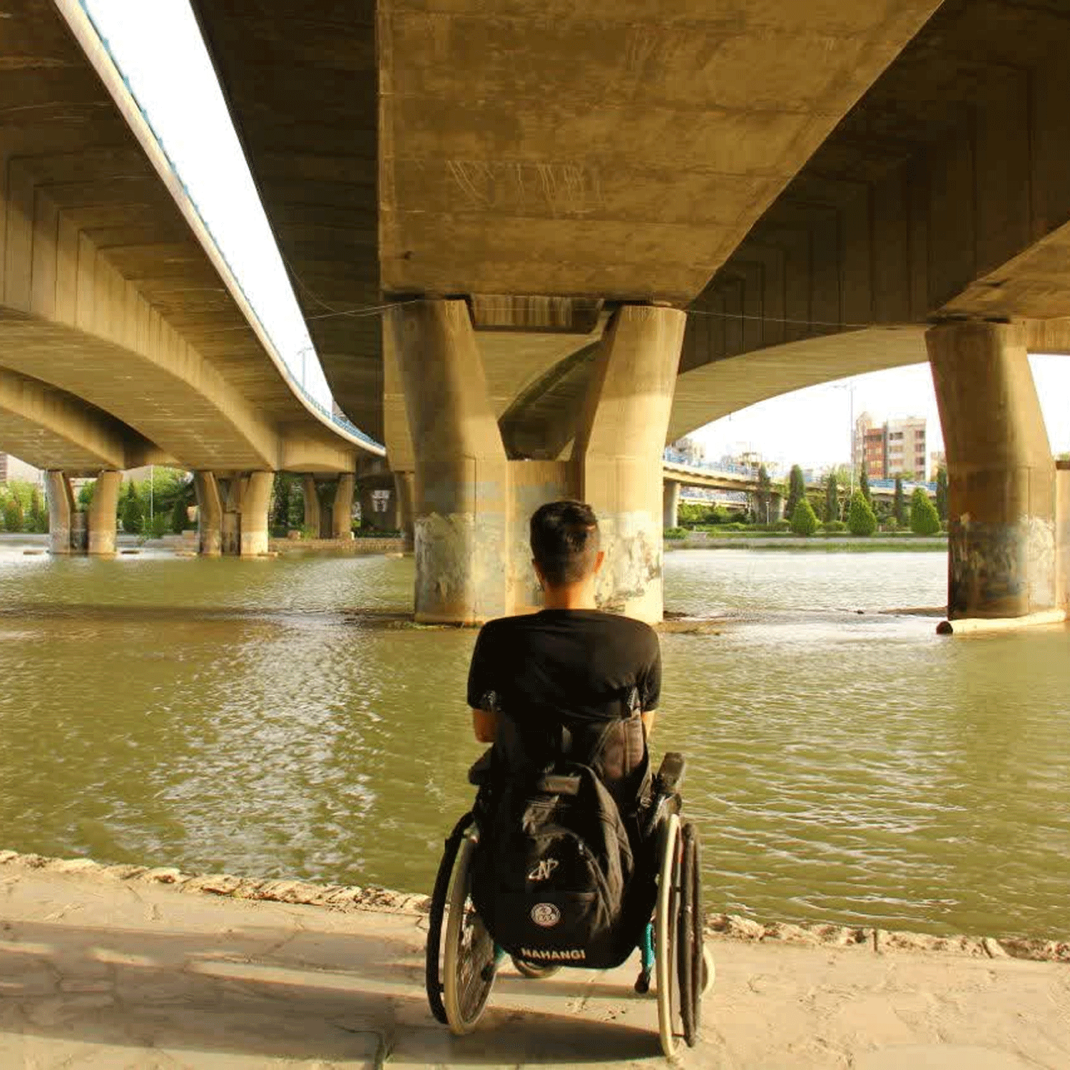 در باهر اصفهان ویلچر 